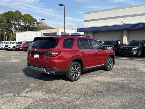 New 2025 Honda Pilot Touring image 5