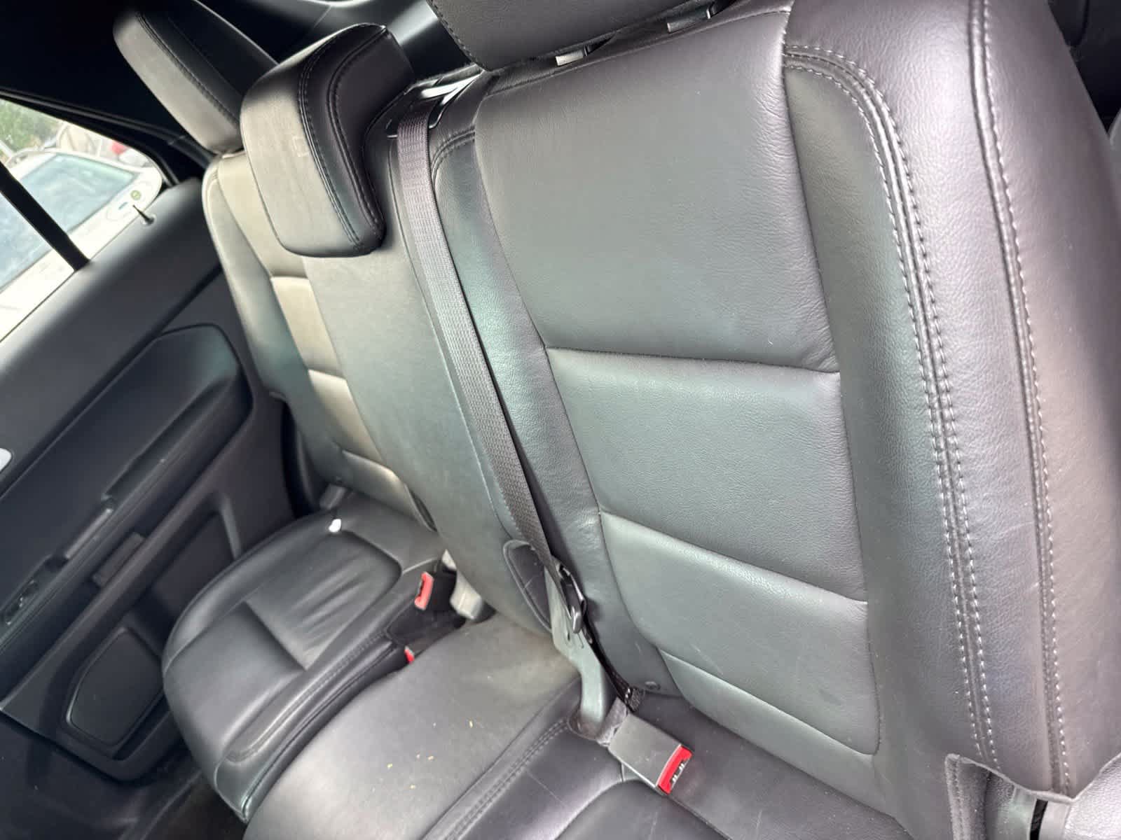 Used 2014 Ford Explorer XLT w/ Equipment Group 202A AWD/4WD image 16