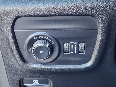 Used 2023 Jeep Grand Cherokee L Limited image 21