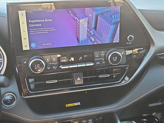 Used 2023 Toyota Highlander Bronze Edition FWD image 20