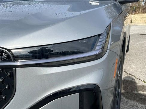 New 2025 Lincoln Nautilus Premier w/ Jet Appearance Package image 9