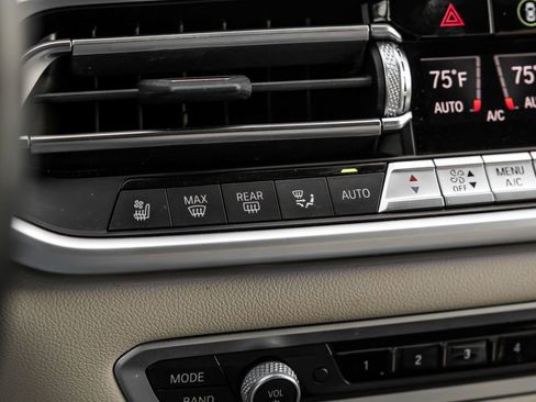 Used 2022 BMW X5 M50i w/ Executive Package image 29