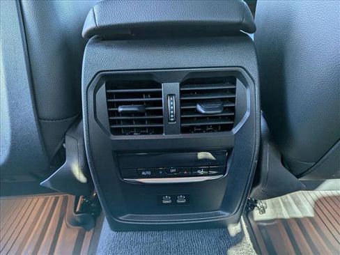 Used 2023 BMW 440i xDrive M440i xDrive w/ Premium Package image 19