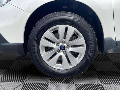 Used 2017 Subaru Outback 2.5i Premium image 17