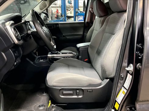 Certified 2022 Toyota Tacoma SR5 image 8