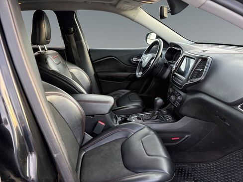 Used 2019 Jeep Cherokee Trailhawk w/ Comfort/Convenience Group image 15