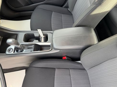 Used 2025 Nissan Sentra SV w/ Trunk Package image 14