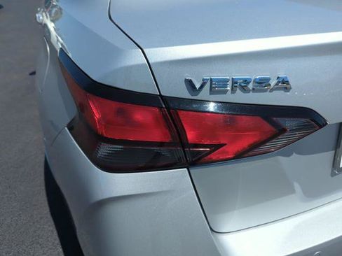 Certified 2023 Nissan Versa SV FWD image 18