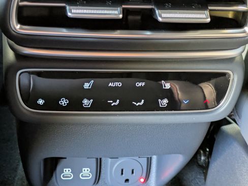 New 2026 Genesis GV80 3.5T e-SC image 13