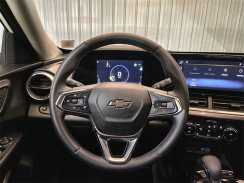 Used 2024 Chevrolet Trax ACTIV w/ Driver Confidence Package image 11