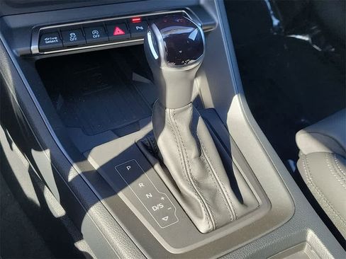 New 2025 Audi Q3 2.0T Premium image 17
