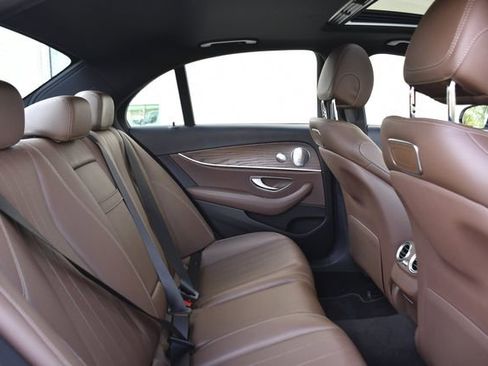 Used 2018 Mercedes-Benz E 400 4MATIC Sedan image 28