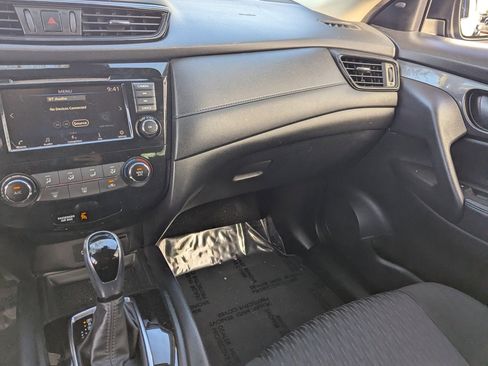 Used 2020 Nissan Rogue S image 19