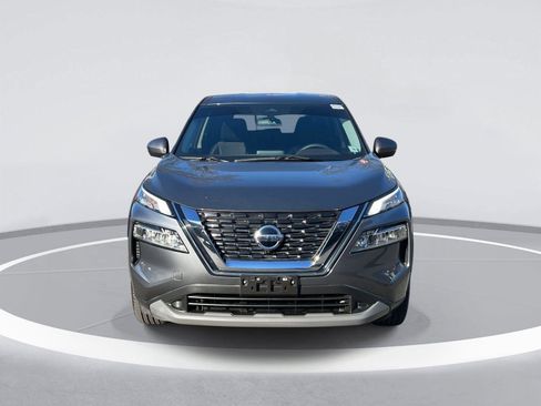 Used 2021 Nissan Rogue SV image 2