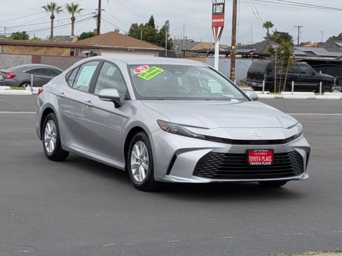 Used 2025 Toyota Camry LE w/ Convenience Package FWD image 3
