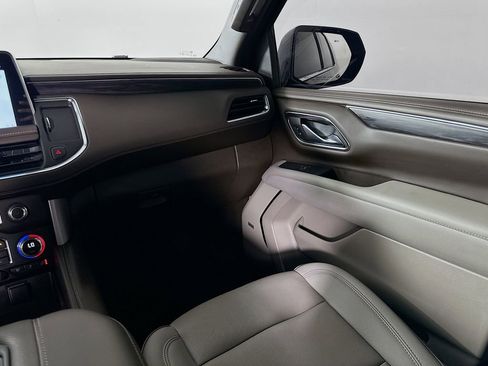 Used 2022 GMC Yukon SLT w/ SLT Premium Package image 23