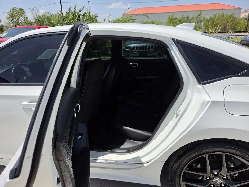 Used 2023 Honda Civic Sport image 17