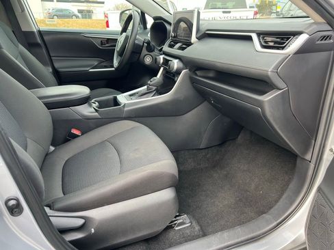 Used 2024 Toyota RAV4 LE image 17
