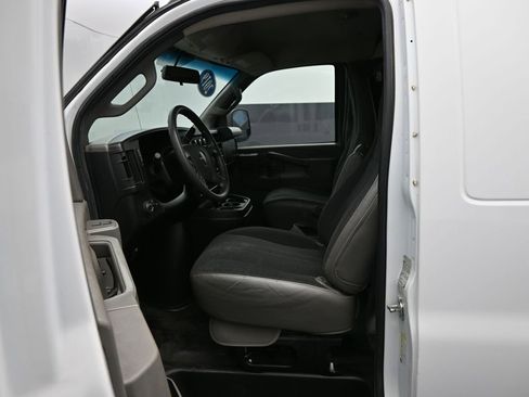 Used 2019 GMC Savana 2500 w/ Driver Convenience Package RWD image 10