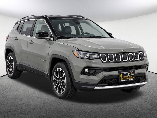 Used 2022 Jeep Compass Limited w/ Sun and Sound Group AWD/4WD image 2
