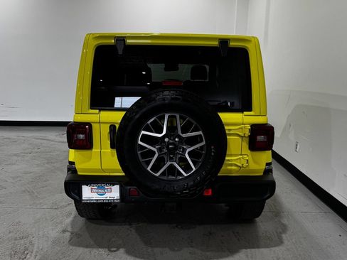 Used 2024 Jeep Wrangler Unlimited Sahara w/ Technology Group AWD/4WD image 24