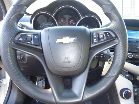 Used 2016 Chevrolet Cruze LS image 11
