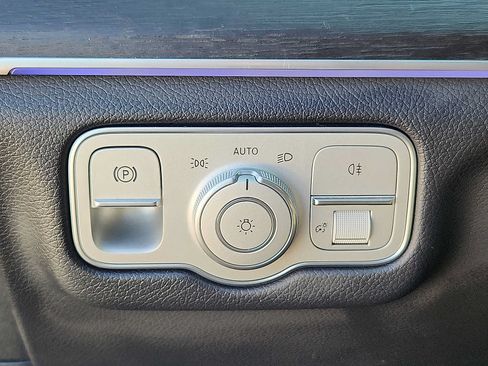 Used 2025 Mercedes-Benz GLE 450e 4MATIC image 22