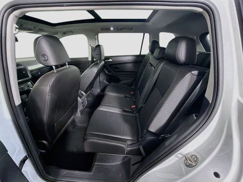 Used 2018 Volkswagen Tiguan SEL FWD image 30