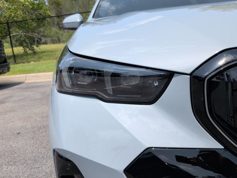 New 2027 BMW 550e xDrive AWD/4WD image 3