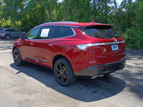 Used 2023 Buick Enclave Essence w/ Sport Touring Edition FWD image 5