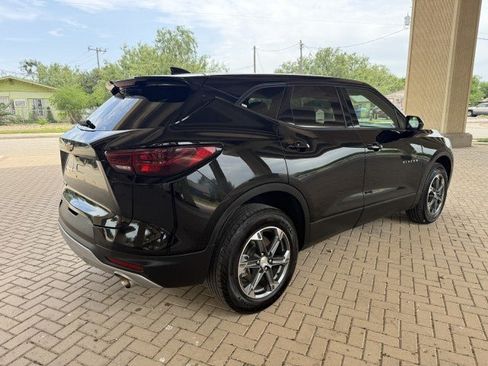 Used 2025 Chevrolet Blazer LT FWD image 9