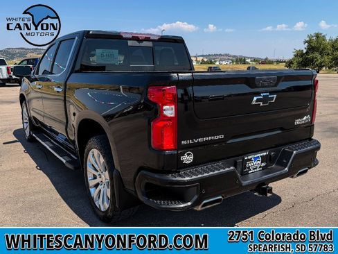 Used 2021 Chevrolet Silverado 1500 High Country w/ Technology Package AWD/4WD image 3
