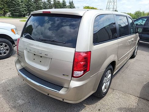 Used 2014 Dodge Grand Caravan SE w/ Quick Order Package 29E SE FWD image 3