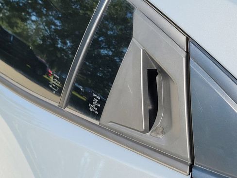 Used 2025 Toyota Prius Limited FWD image 12