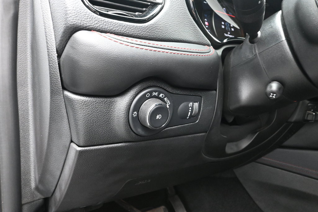 Used 2023 Dodge Durango R/T RWD image 17