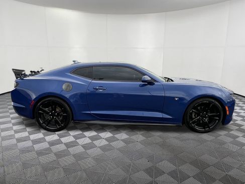 Used 2019 Chevrolet Camaro LT w/ RS Package image 7