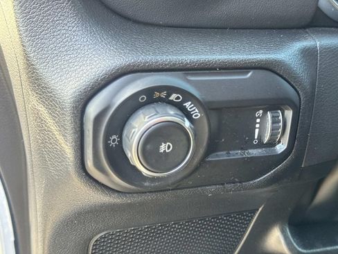 Used 2023 Jeep Wrangler Unlimited Sahara w/ LED Lighting Group AWD/4WD image 20