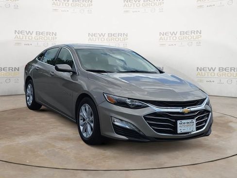 Used 2025 Chevrolet Malibu LT FWD image 7