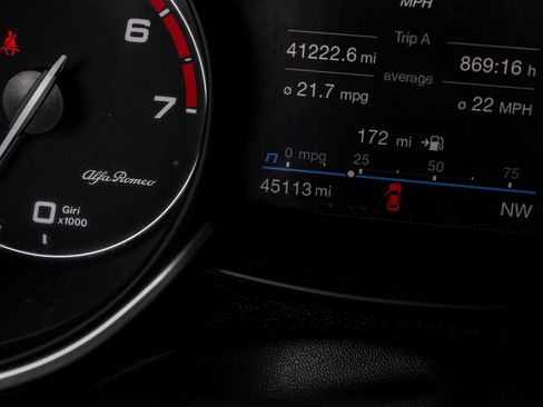 Used 2023 Alfa Romeo Stelvio Ti AWD/4WD image 18