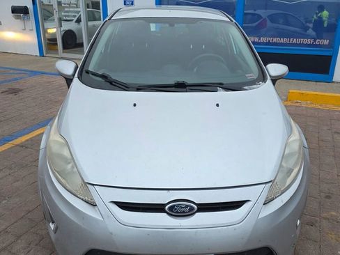 Used 2012 Ford Fiesta SES image 2