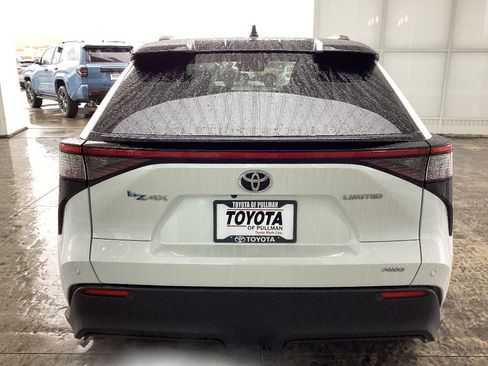 Used 2023 Toyota bZ4X Limited image 7