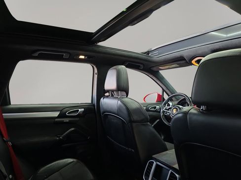 Used 2016 Porsche Cayenne GTS image 21