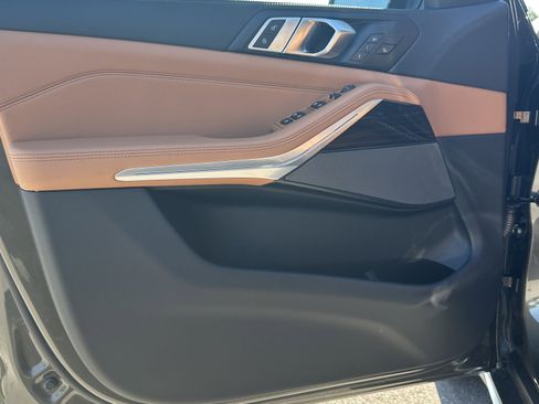 Used 2026 BMW X5 xDrive40i w/ Climate Comfort Package image 13