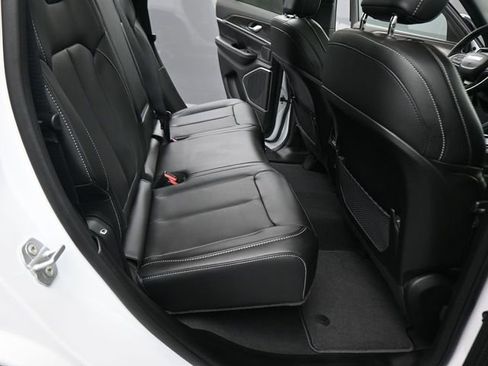 New 2026 Jeep Grand Cherokee Limited w/ Luxury Tech Group II image 39