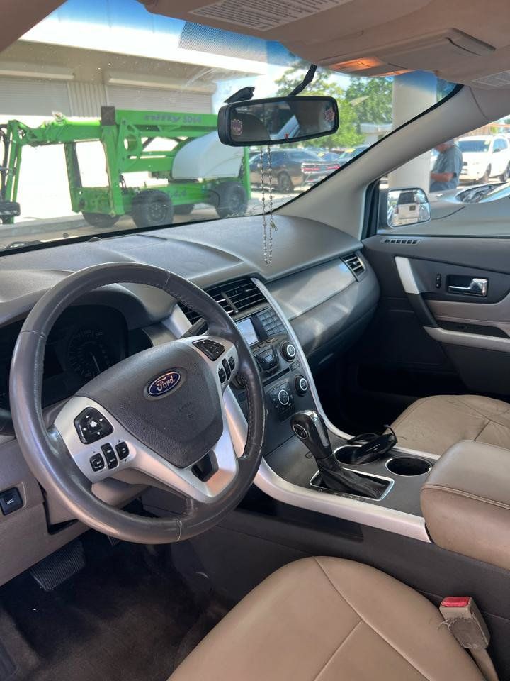 Used 2013 Ford Edge SEL FWD image 9
