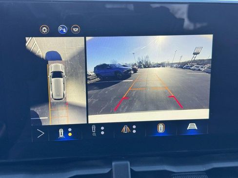 Used 2025 Chevrolet Equinox LT w/ Safety and Technology Package image 21