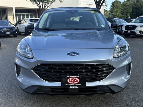 Used 2022 Ford Escape SE w/ SE Sport Appearance Package image 3