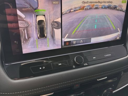 Used 2025 Nissan Rogue Platinum w/ Platinum Premium Package image 22