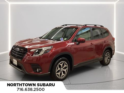 Used 2023 Subaru Forester Premium AWD/4WD image 1