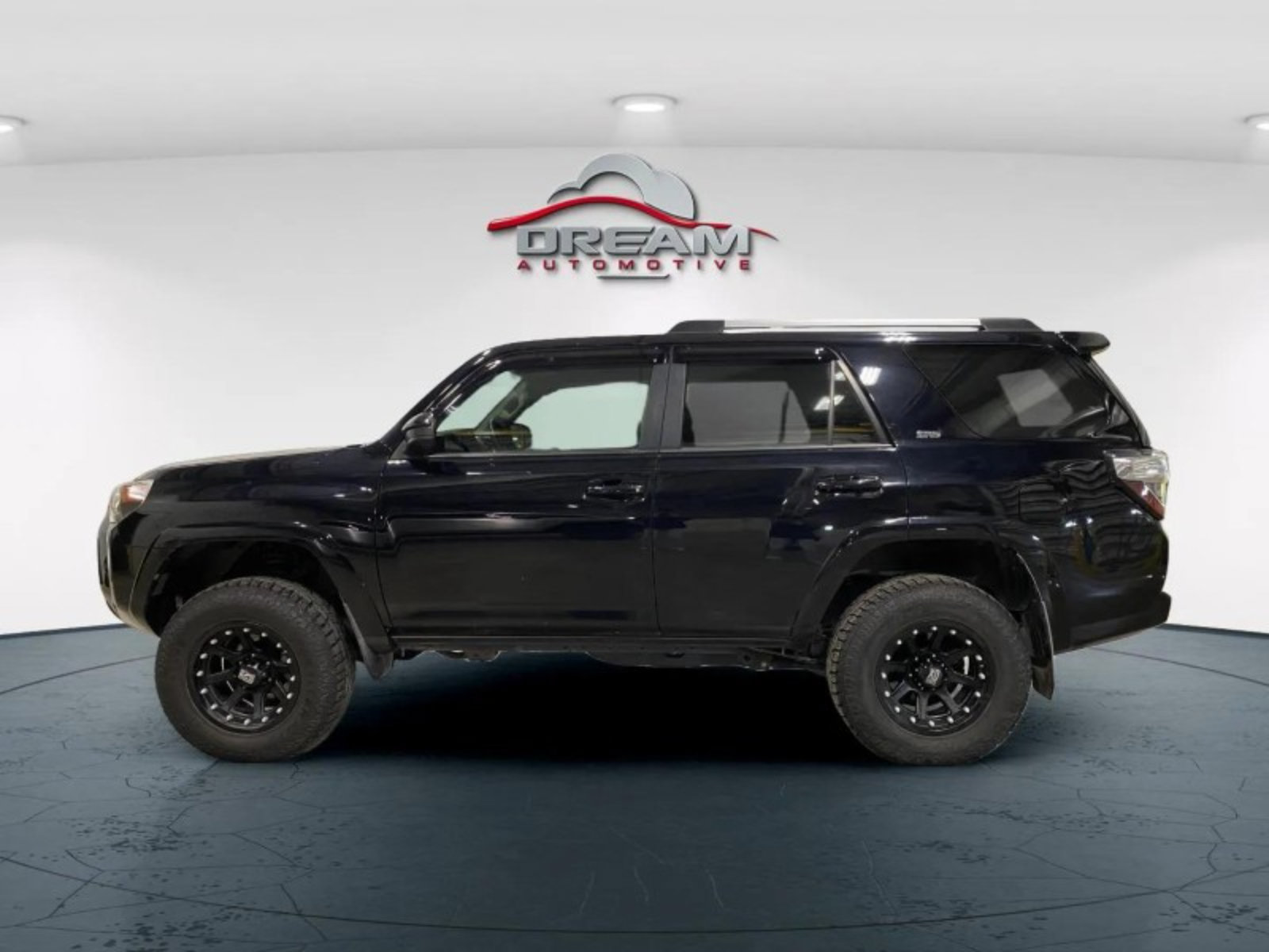 Used 2019 Toyota 4Runner SR5 AWD/4WD image 15